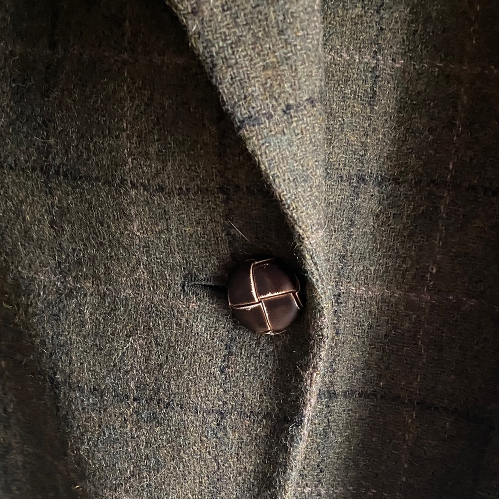 Harve Bernard Pour la Femme Wool Green Plaid Blazer with Tan Details - Picture 3 of 7